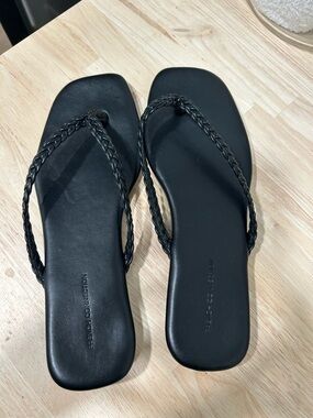 Braided Strap Black Women's Flip Flop Sandals by French Connection ladies 7~New